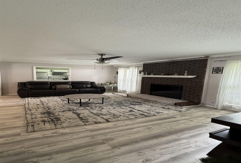 5882 MACLEOD DR, Memphis, Tennessee 38119, 4 Bedroom Bedrooms, 4 Room Rooms,2.1 BathroomBathrooms,Residential,For Sale,MACLEOD,0,10224211