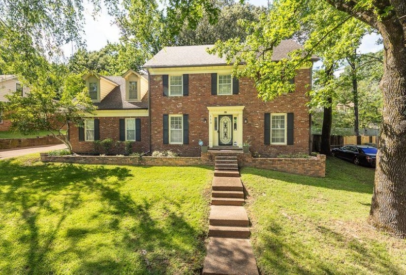 113 COUNTRY PL, Memphis, Tennessee 38018, 4 Bedrooms Bedrooms, 8 Rooms Rooms,2.1 BathroomsBathrooms,Residential,For Sale,COUNTRY,10224215