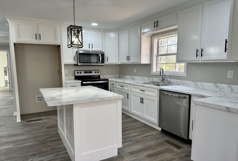 223 FORREST HILL RD, Selmer, Tennessee 38375, 3 Bedrooms Bedrooms, 10 Rooms Rooms,3.1 BathroomsBathrooms,Residential,For Sale,FORREST HILL,10224218