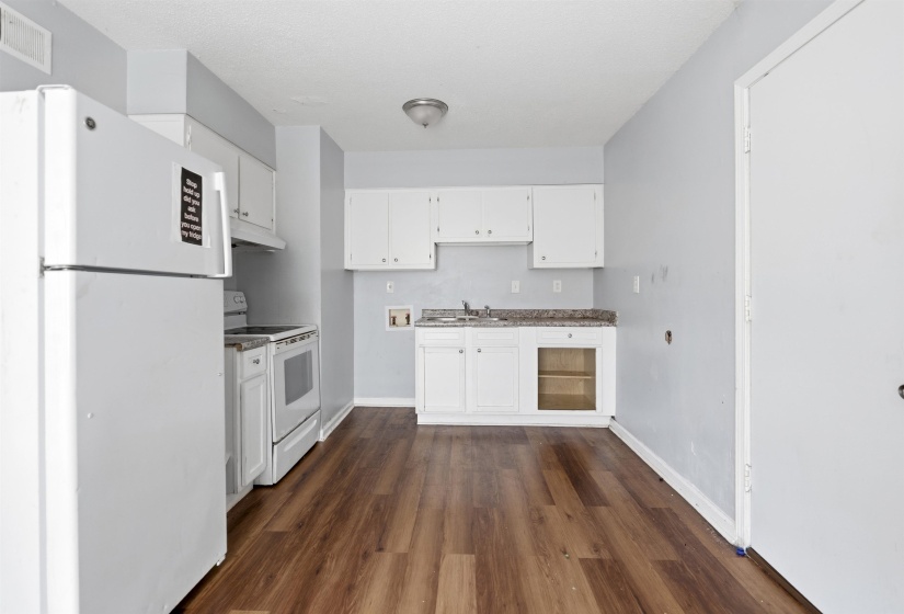 3807 GLENBUREE ST, Memphis, Tennessee 38109, 3 Bedrooms Bedrooms, 6 Rooms Rooms,1 BathroomBathrooms,Residential,For Sale,GLENBUREE,10224221