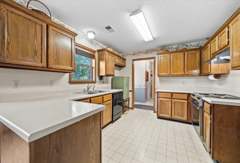 8186 GLYNN VALE CV, Unincorporated, Tennessee 38125, 3 Bedrooms Bedrooms, 7 Rooms Rooms,2.1 BathroomsBathrooms,Residential,For Sale,GLYNN VALE,10224225