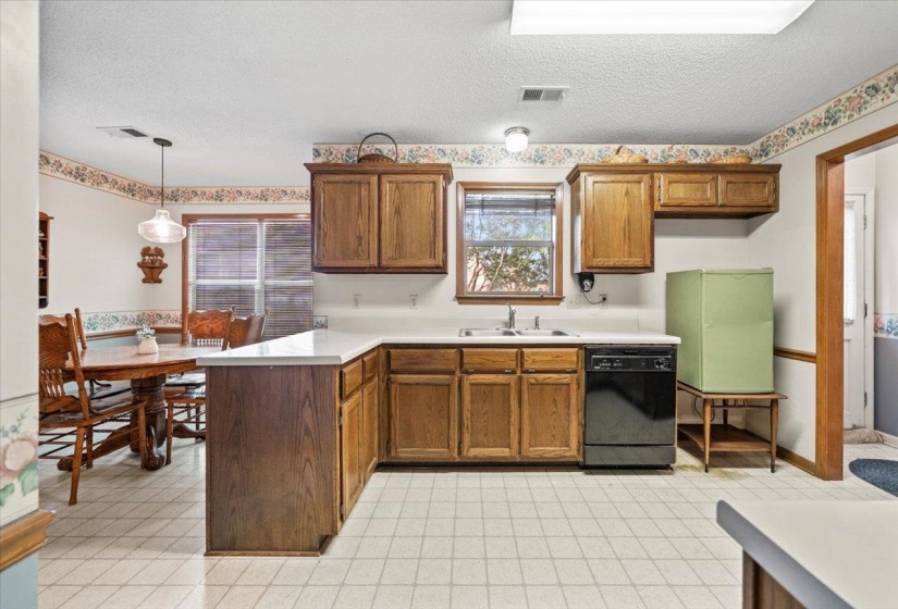 8186 GLYNN VALE CV, Unincorporated, Tennessee 38125, 3 Bedrooms Bedrooms, 7 Rooms Rooms,2.1 BathroomsBathrooms,Residential,For Sale,GLYNN VALE,10224225