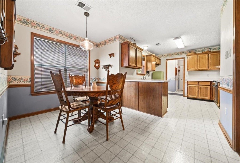 8186 GLYNN VALE CV, Unincorporated, Tennessee 38125, 3 Bedrooms Bedrooms, 7 Rooms Rooms,2.1 BathroomsBathrooms,Residential,For Sale,GLYNN VALE,10224225