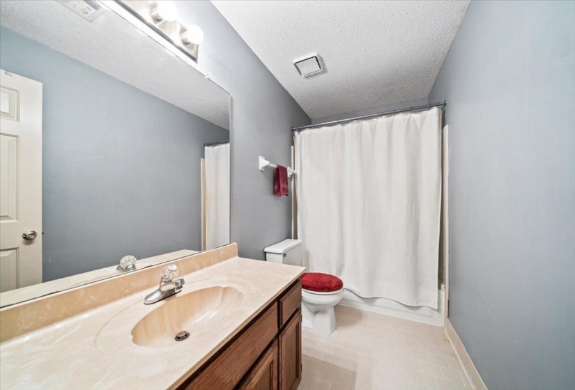 8186 GLYNN VALE CV, Unincorporated, Tennessee 38125, 3 Bedrooms Bedrooms, 7 Rooms Rooms,2.1 BathroomsBathrooms,Residential,For Sale,GLYNN VALE,10224225