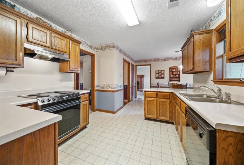8186 GLYNN VALE CV, Unincorporated, Tennessee 38125, 3 Bedrooms Bedrooms, 7 Rooms Rooms,2.1 BathroomsBathrooms,Residential,For Sale,GLYNN VALE,10224225