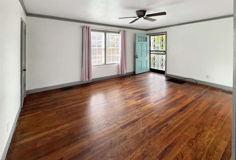 2022 COURTLAND PL, Memphis, Tennessee 38104, 2 Bedrooms Bedrooms, ,1 BathroomBathrooms,Duplexes,For Sale,COURTLAND,10224227