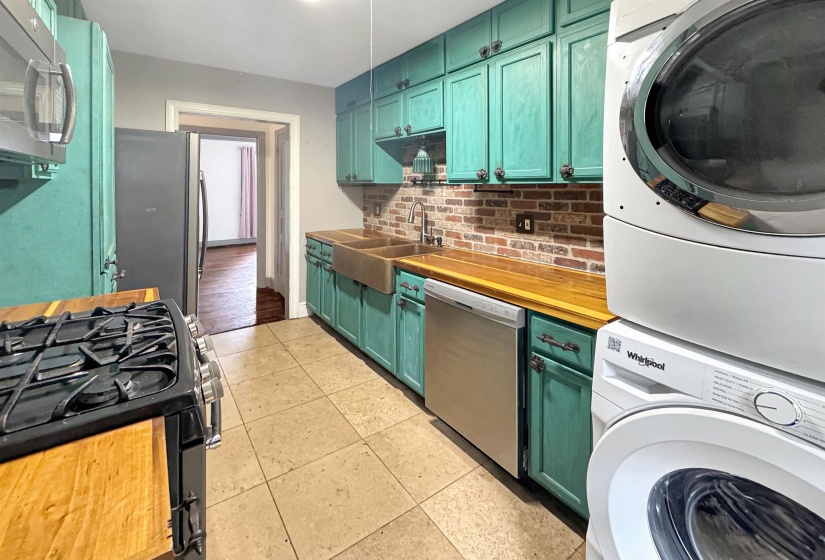 2022 COURTLAND PL, Memphis, Tennessee 38104, 2 Bedrooms Bedrooms, ,1 BathroomBathrooms,Duplexes,For Sale,COURTLAND,10224227