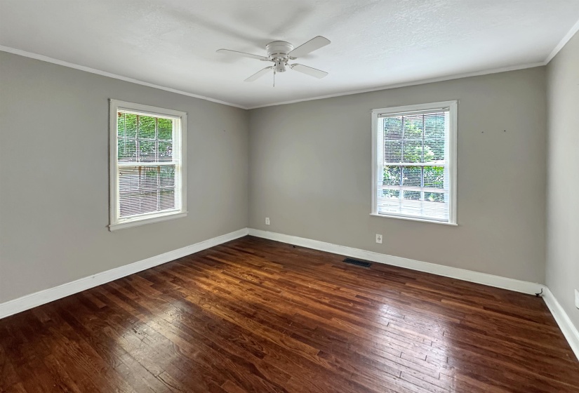 2022 COURTLAND PL, Memphis, Tennessee 38104, 2 Bedrooms Bedrooms, ,1 BathroomBathrooms,Duplexes,For Sale,COURTLAND,10224227