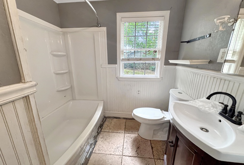 2022 COURTLAND PL, Memphis, Tennessee 38104, 2 Bedrooms Bedrooms, ,1 BathroomBathrooms,Duplexes,For Sale,COURTLAND,10224227