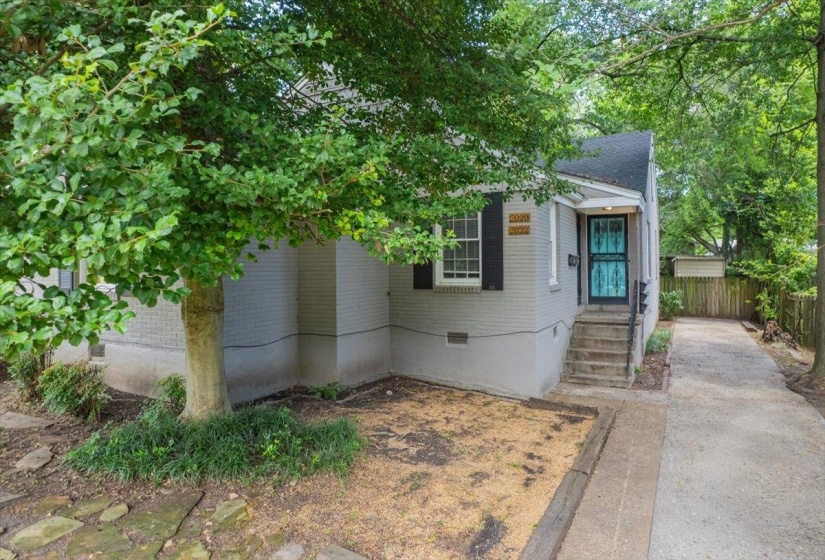 2022 COURTLAND PL, Memphis, Tennessee 38104, 2 Bedrooms Bedrooms, ,1 BathroomBathrooms,Duplexes,For Sale,COURTLAND,10224227