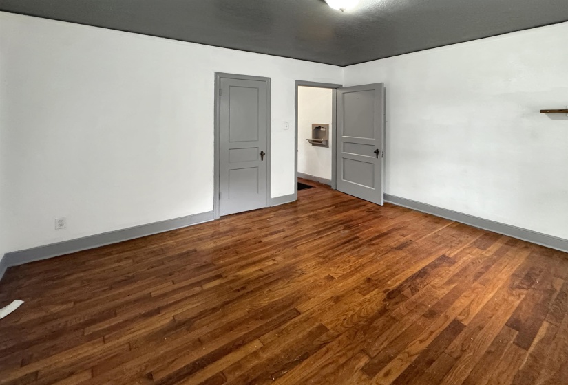 2022 COURTLAND PL, Memphis, Tennessee 38104, 2 Bedrooms Bedrooms, ,1 BathroomBathrooms,Duplexes,For Sale,COURTLAND,10224227