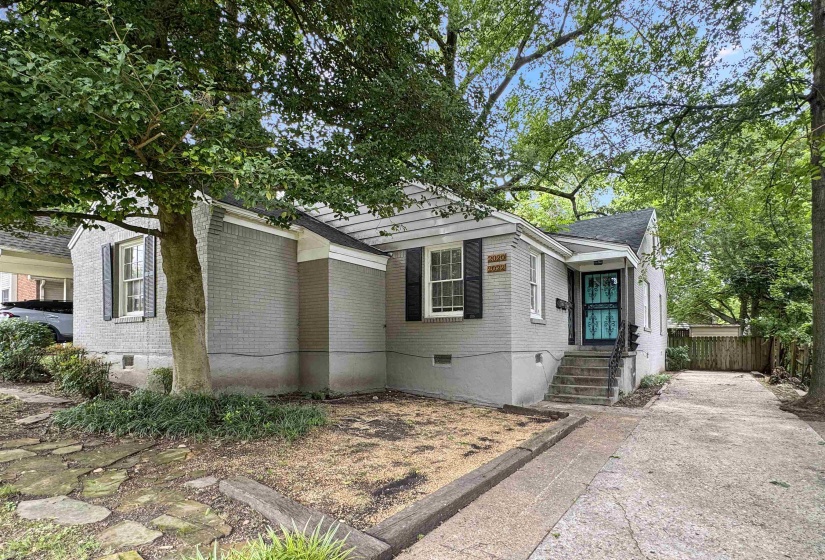 2022 COURTLAND PL, Memphis, Tennessee 38104, 2 Bedrooms Bedrooms, ,1 BathroomBathrooms,Duplexes,For Sale,COURTLAND,10224227