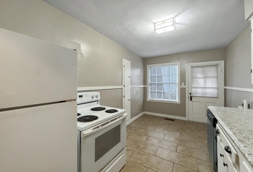 2022 COURTLAND PL, Memphis, Tennessee 38104, 2 Bedrooms Bedrooms, ,1 BathroomBathrooms,Duplexes,For Sale,COURTLAND,10224227