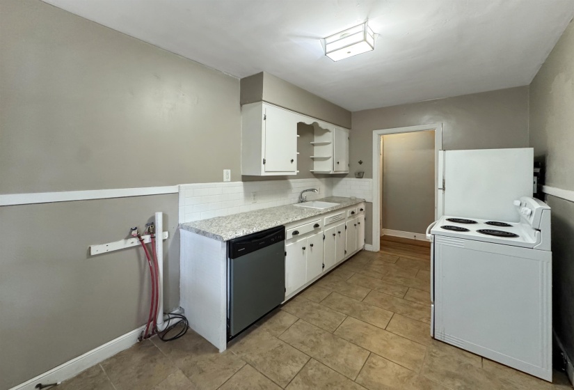 2022 COURTLAND PL, Memphis, Tennessee 38104, 2 Bedrooms Bedrooms, ,1 BathroomBathrooms,Duplexes,For Sale,COURTLAND,10224227