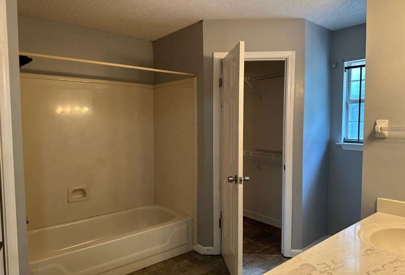 1773 BEAVER TRAIL DR, Memphis, Tennessee 38016, 3 Bedrooms Bedrooms, 6 Rooms Rooms,2 BathroomsBathrooms,Rental Properties,For Sale,BEAVER TRAIL,10224251