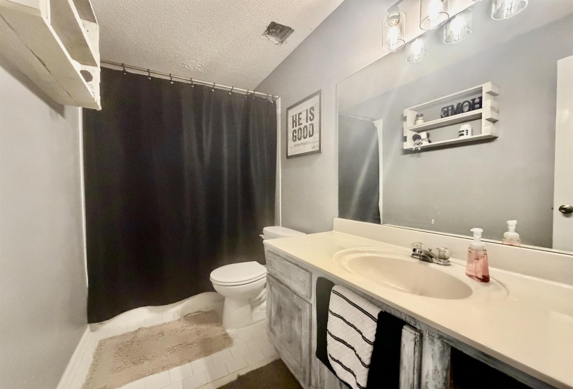 165 DEE RD, Somerville, Tennessee 38068, 3 Bedroom Bedrooms, 6 Room Rooms,2 BathroomBathrooms,Residential,For Sale,DEE,0,10224228