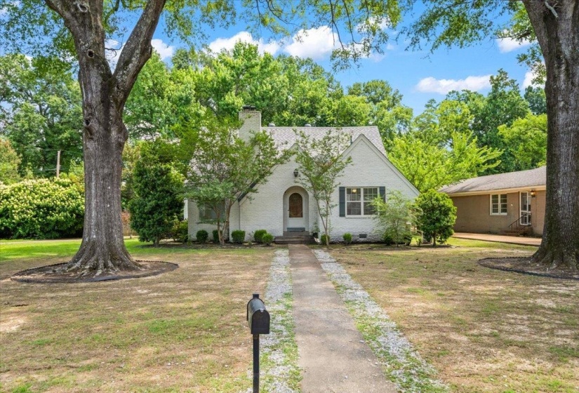 252 BARRY RD, Memphis, Tennessee 38117, 3 Bedroom Bedrooms, 8 Room Rooms,2 BathroomBathrooms,Residential,For Sale,BARRY,0,10224229