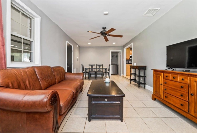 252 BARRY RD, Memphis, Tennessee 38117, 3 Bedroom Bedrooms, 8 Room Rooms,2 BathroomBathrooms,Residential,For Sale,BARRY,0,10224229
