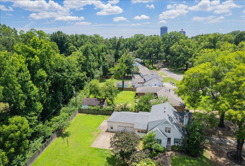 252 BARRY RD, Memphis, Tennessee 38117, 3 Bedroom Bedrooms, 8 Room Rooms,2 BathroomBathrooms,Residential,For Sale,BARRY,0,10224229