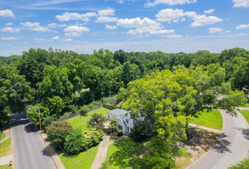 252 BARRY RD, Memphis, Tennessee 38117, 3 Bedroom Bedrooms, 8 Room Rooms,2 BathroomBathrooms,Residential,For Sale,BARRY,0,10224229