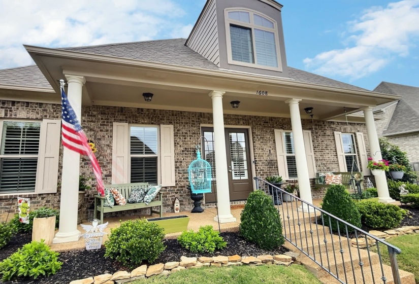 1608 PRAIRIE DUNES DR, Collierville, Tennessee 38017, 4 Bedroom Bedrooms, 8 Room Rooms,3 BathroomBathrooms,Residential,For Sale,PRAIRIE DUNES,0,10224241