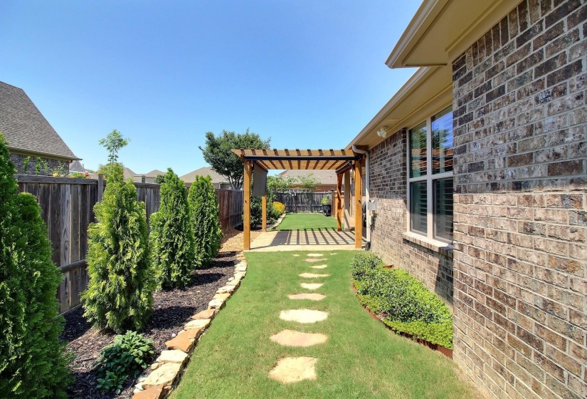 1608 PRAIRIE DUNES DR, Collierville, Tennessee 38017, 4 Bedroom Bedrooms, 8 Room Rooms,3 BathroomBathrooms,Residential,For Sale,PRAIRIE DUNES,0,10224241