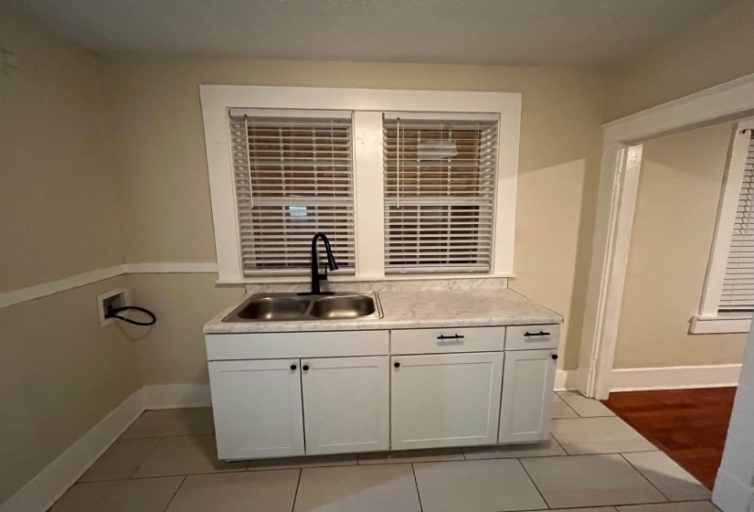 923 GARLAND ST, Memphis, Tennessee 38107, 3 Bedroom Bedrooms, 6 Room Rooms,1 BathroomBathrooms,Residential,For Sale,GARLAND,0,10224242