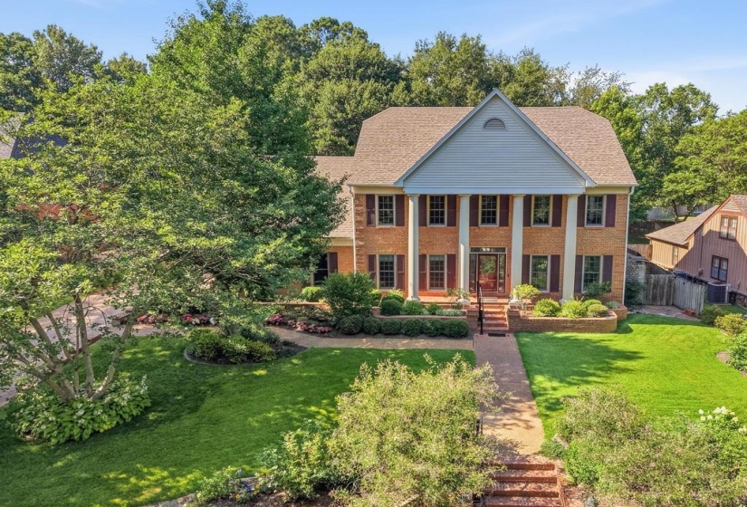 8154 MEADOW GLEN DR, Germantown, Tennessee 38138, 4 Bedroom Bedrooms, 11 Room Rooms,3.1 BathroomBathrooms,Residential,For Sale,MEADOW GLEN,0,10224244