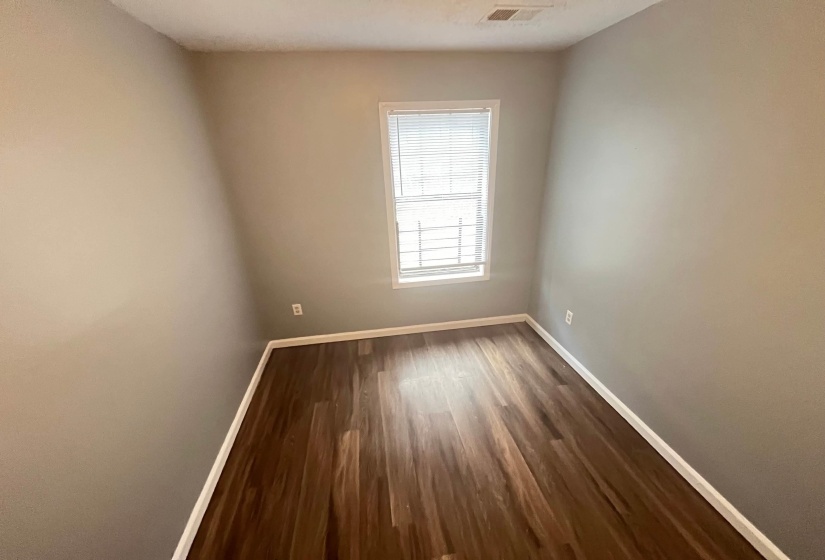 583 FIFTH ST, Memphis, Tennessee 38105, 4 Bedrooms Bedrooms, 6 Rooms Rooms,1.1 BathroomsBathrooms,Residential,For Sale,FIFTH,10224245
