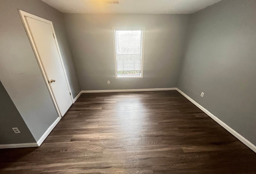 583 FIFTH ST, Memphis, Tennessee 38105, 4 Bedrooms Bedrooms, 6 Rooms Rooms,1.1 BathroomsBathrooms,Residential,For Sale,FIFTH,10224245