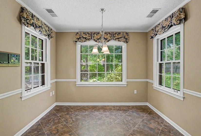 2949 SANDY CREEK DR, Germantown, Tennessee 38138, 3 Bedrooms Bedrooms, 8 Rooms Rooms,2.1 BathroomsBathrooms,Residential,For Sale,SANDY CREEK,10224257