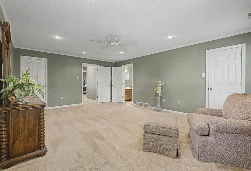 2949 SANDY CREEK DR, Germantown, Tennessee 38138, 3 Bedrooms Bedrooms, 8 Rooms Rooms,2.1 BathroomsBathrooms,Residential,For Sale,SANDY CREEK,10224257