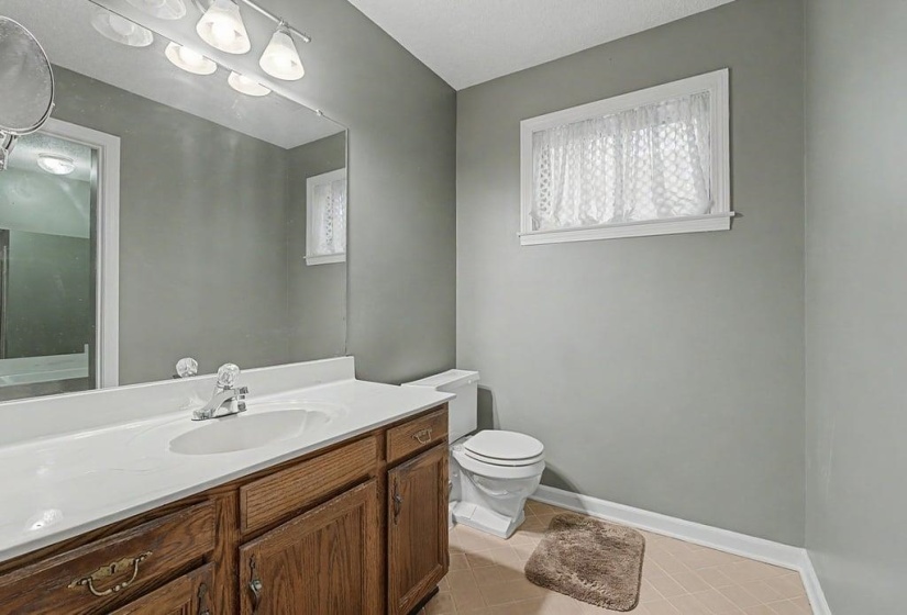 2949 SANDY CREEK DR, Germantown, Tennessee 38138, 3 Bedrooms Bedrooms, 8 Rooms Rooms,2.1 BathroomsBathrooms,Residential,For Sale,SANDY CREEK,10224257