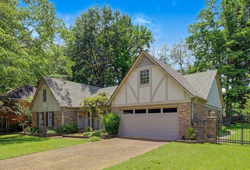 2949 SANDY CREEK DR, Germantown, Tennessee 38138, 3 Bedrooms Bedrooms, 8 Rooms Rooms,2.1 BathroomsBathrooms,Residential,For Sale,SANDY CREEK,10224257