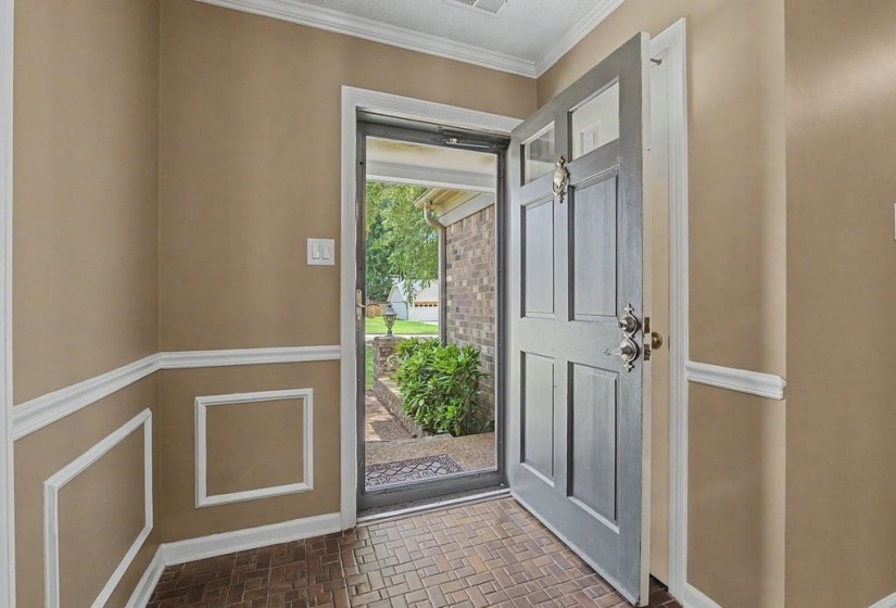 2949 SANDY CREEK DR, Germantown, Tennessee 38138, 3 Bedrooms Bedrooms, 8 Rooms Rooms,2.1 BathroomsBathrooms,Residential,For Sale,SANDY CREEK,10224257