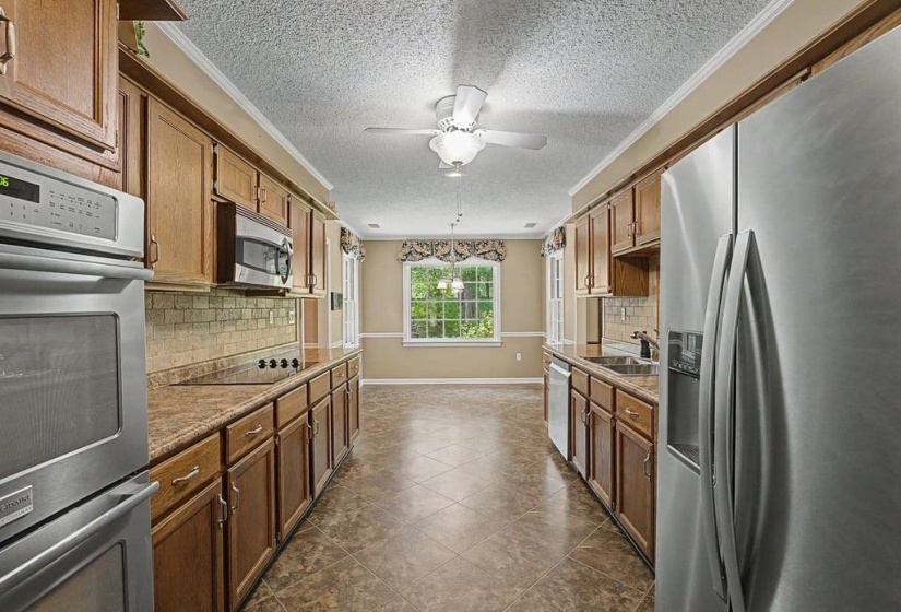 2949 SANDY CREEK DR, Germantown, Tennessee 38138, 3 Bedrooms Bedrooms, 8 Rooms Rooms,2.1 BathroomsBathrooms,Residential,For Sale,SANDY CREEK,10224257