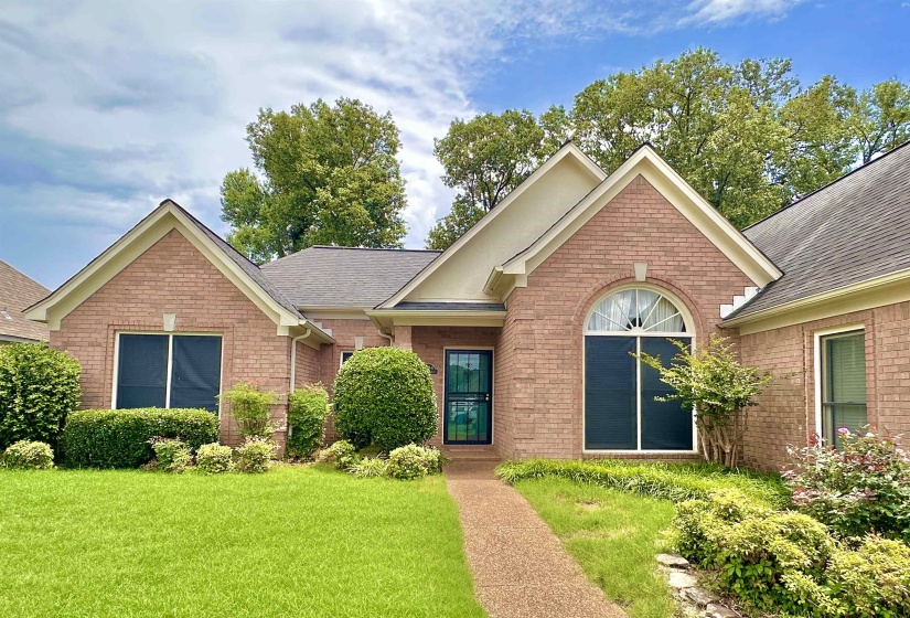 1494 APPLE GROVE LN, Cordova, Tennessee 38016, 3 Bedrooms Bedrooms, 7 Rooms Rooms,2 BathroomsBathrooms,Residential,For Sale,APPLE GROVE,10224260