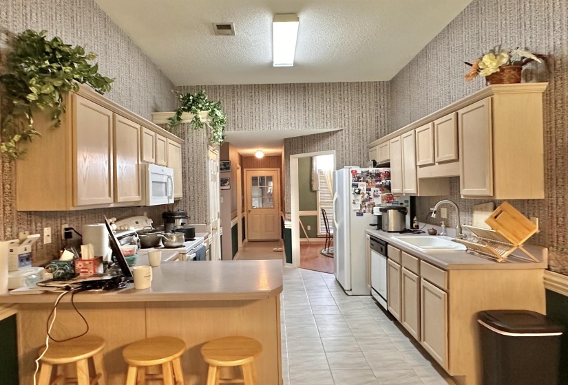 1494 APPLE GROVE LN, Cordova, Tennessee 38016, 3 Bedrooms Bedrooms, 7 Rooms Rooms,2 BathroomsBathrooms,Residential,For Sale,APPLE GROVE,10224260
