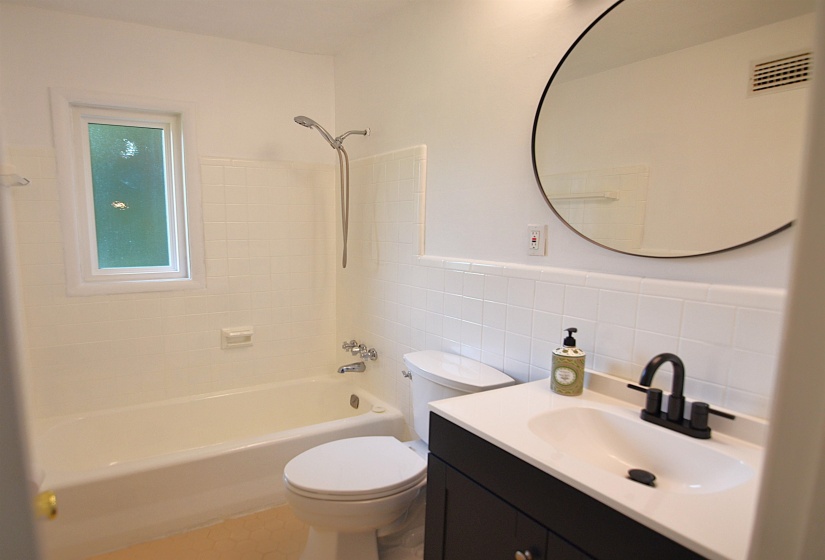 5026 FLAMINGO RD, Memphis, Tennessee 38117, 3 Bedrooms Bedrooms, 7 Rooms Rooms,2 BathroomsBathrooms,Residential,For Sale,FLAMINGO,10224264