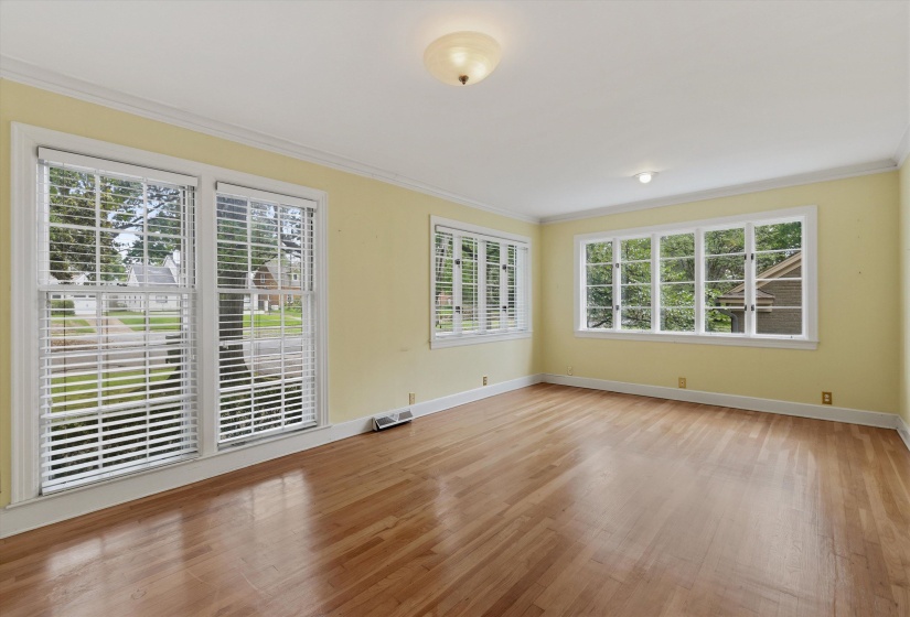 8 CENTURY ST, Memphis, Tennessee 38111, 3 Bedrooms Bedrooms, 7 Rooms Rooms,2 BathroomsBathrooms,Residential,For Sale,CENTURY,10224266