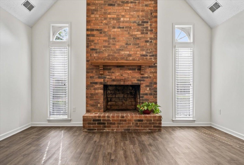 1841 PARK TRAIL DR, Germantown, Tennessee 38139, 2 Bedrooms Bedrooms, 5 Rooms Rooms,2 BathroomsBathrooms,Residential,For Sale,PARK TRAIL,10224267