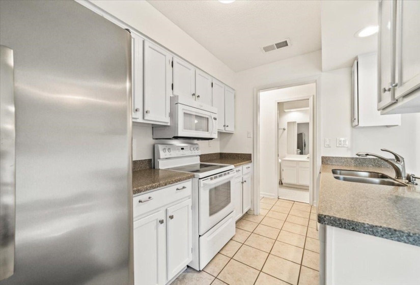 1841 PARK TRAIL DR, Germantown, Tennessee 38139, 2 Bedrooms Bedrooms, 5 Rooms Rooms,2 BathroomsBathrooms,Residential,For Sale,PARK TRAIL,10224267