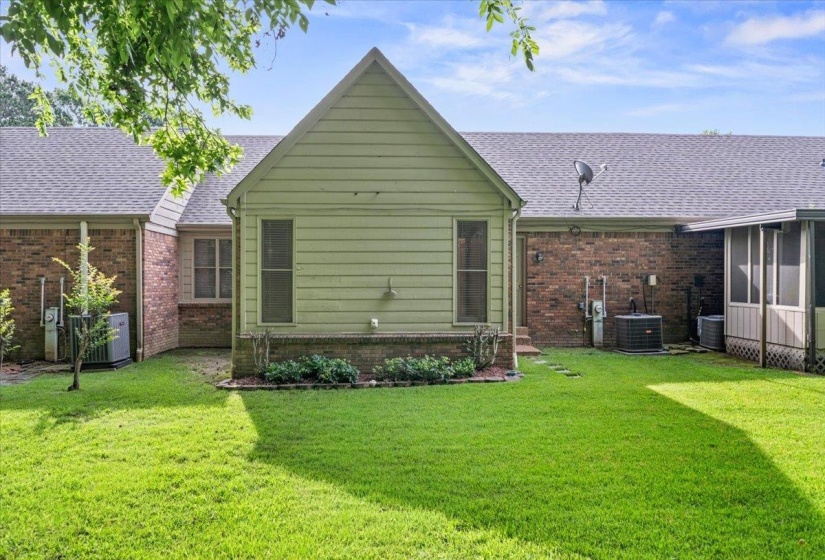 1841 PARK TRAIL DR, Germantown, Tennessee 38139, 2 Bedrooms Bedrooms, 5 Rooms Rooms,2 BathroomsBathrooms,Residential,For Sale,PARK TRAIL,10224267