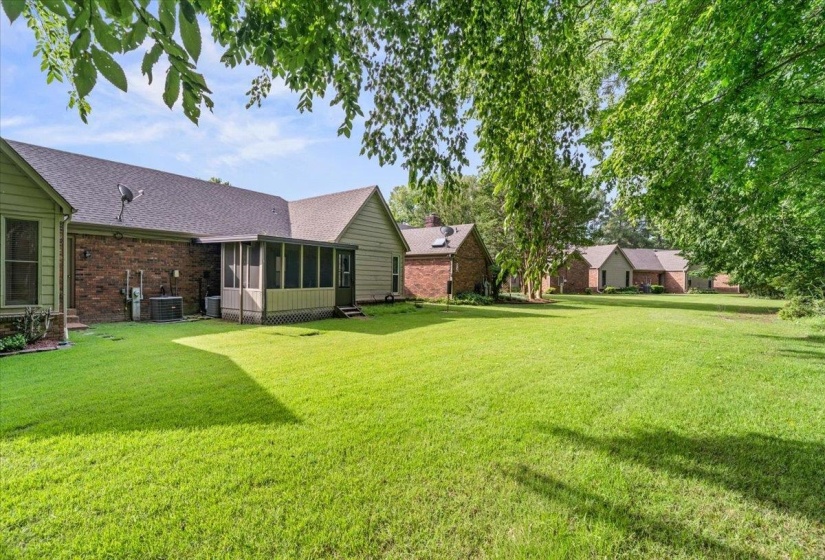 1841 PARK TRAIL DR, Germantown, Tennessee 38139, 2 Bedrooms Bedrooms, 5 Rooms Rooms,2 BathroomsBathrooms,Residential,For Sale,PARK TRAIL,10224267