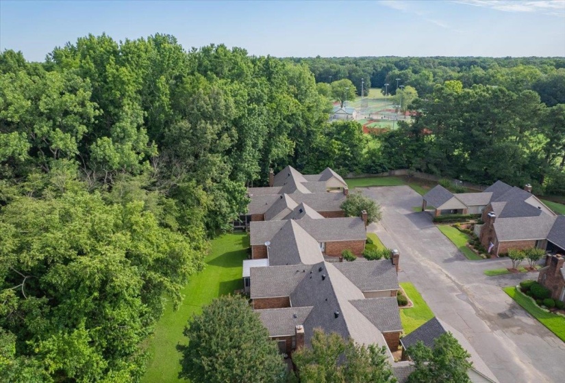 1841 PARK TRAIL DR, Germantown, Tennessee 38139, 2 Bedrooms Bedrooms, 5 Rooms Rooms,2 BathroomsBathrooms,Residential,For Sale,PARK TRAIL,10224267