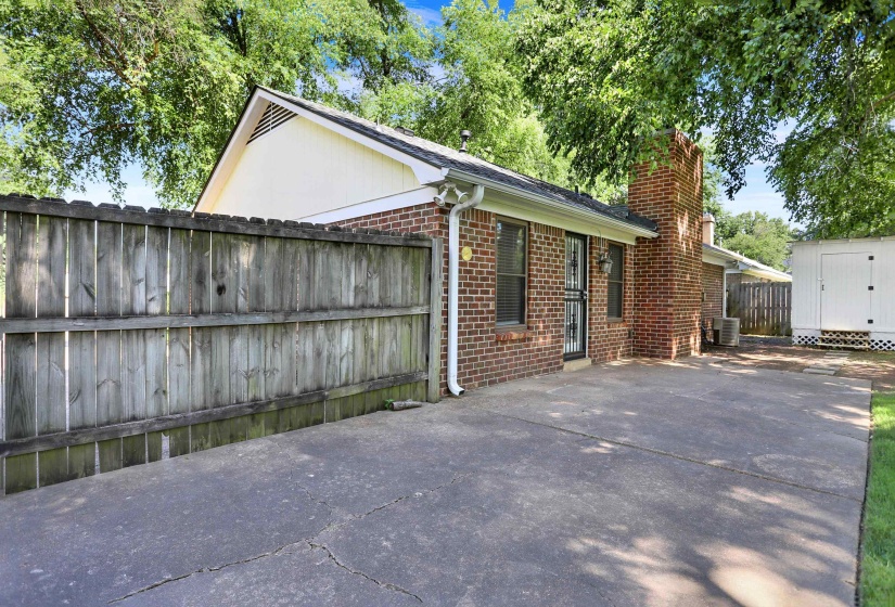 3104 INGLESIDE DR, Bartlett, Tennessee 38134, 3 Bedrooms Bedrooms, 7 Rooms Rooms,2 BathroomsBathrooms,Residential,For Sale,INGLESIDE,10224270