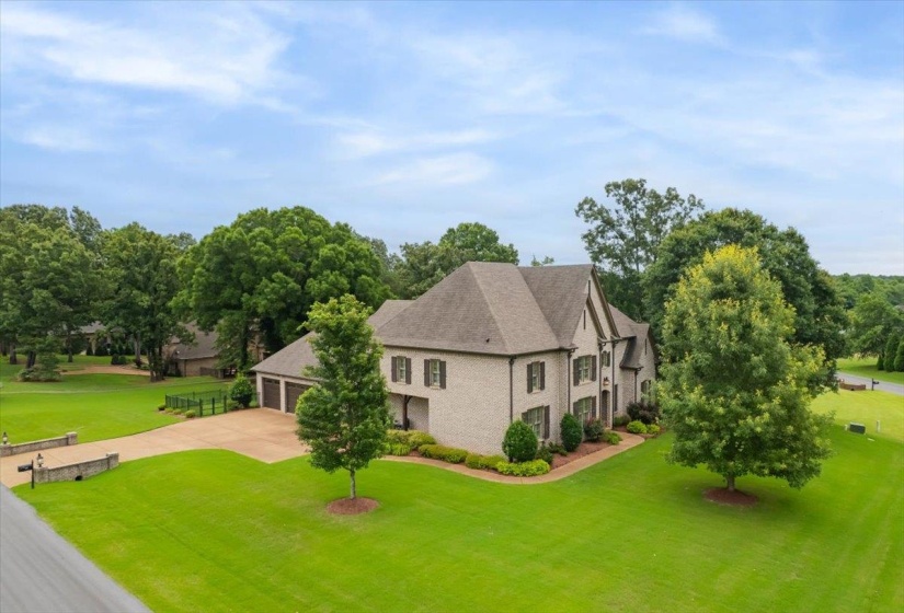 45 GREENBRIER LAKES CV, Piperton, Tennessee 38017, 5 Bedrooms Bedrooms, 15 Rooms Rooms,4.1 BathroomsBathrooms,Residential,For Sale,GREENBRIER LAKES,10224271