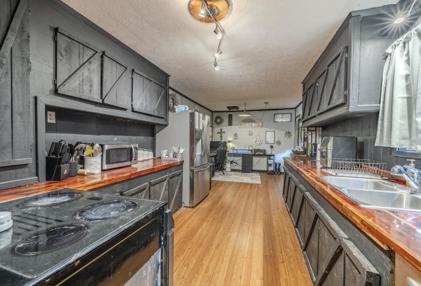 930 OLD UNION RD, Adamsville, Tennessee 38310, 3 Bedrooms Bedrooms, 7 Rooms Rooms,1 BathroomBathrooms,Residential,For Sale,OLD UNION,10224275