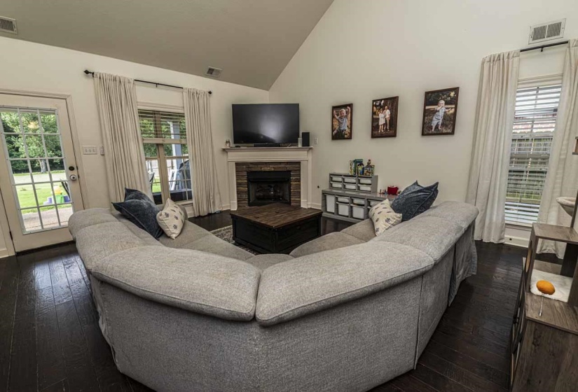 120 LAZY J DR, Somerville, Tennessee 38068, 5 Bedroom Bedrooms, 9 Room Rooms,3 BathroomBathrooms,Residential,For Sale,LAZY J,0,10224280