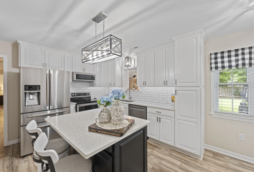 5760 MONTPELIER DR, Bartlett, Tennessee 38134, 4 Bedrooms Bedrooms, 8 Rooms Rooms,2 BathroomsBathrooms,Residential,For Sale,MONTPELIER,10224285